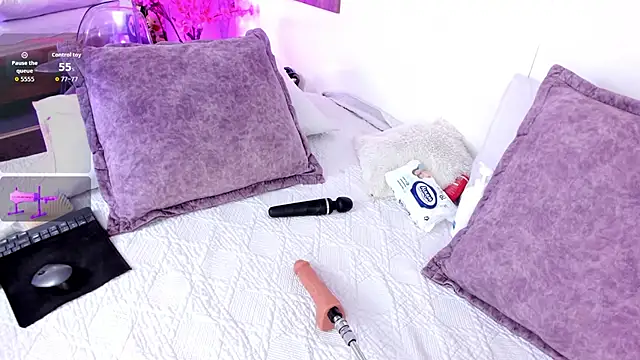 nahomiidasilva  online show from 6, 3, 2026