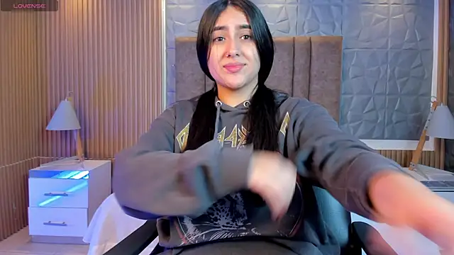 paulina sweett  online show from 21, 12, 2025