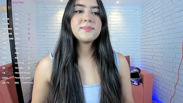 paulina sweett  online show from 8, 10, 2025