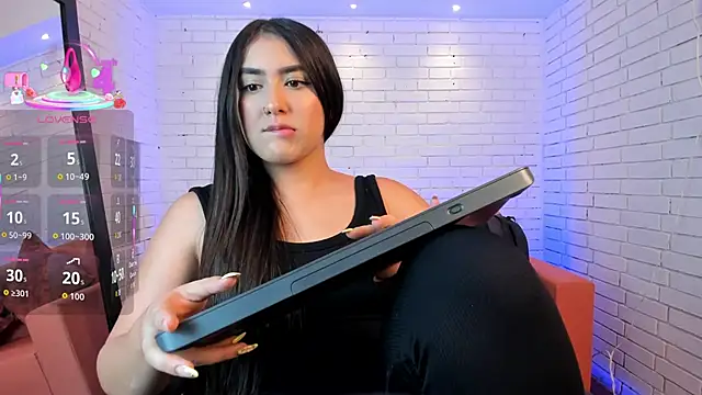 paulina sweett  online show from 20, 10, 2025