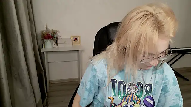 CuteYukiKun online show from 8, 6, 2026