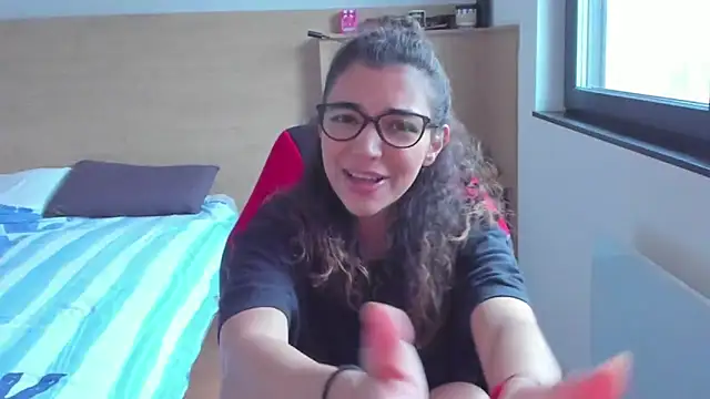 uniquerossie online show from 13, 10, 2025