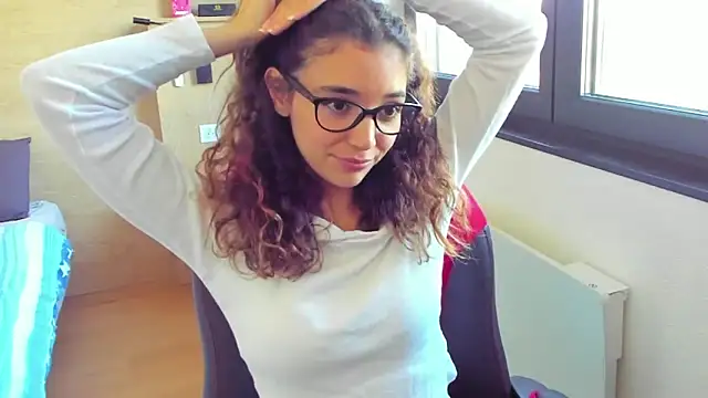 uniquerossie online show from 8, 10, 2025