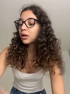 uniquerossie online show from 15, 12, 2025