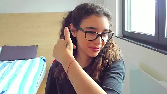 uniquerossie online show from 11, 10, 2025