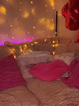 Chachou000 online show from 6, 3, 2025