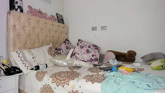 Snapshot of shantallhotxx chatting on 11, 3, 2025 shantallhotxx online show from 11, 3, 2025