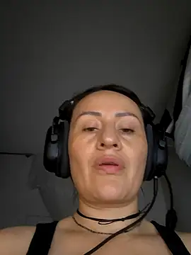 LuisaFernanda170823 online show from 9, 3, 2026