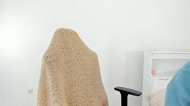 crystalnut online show from 7, 3, 2026