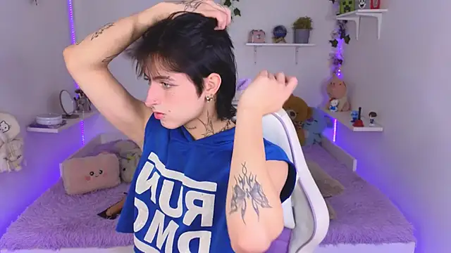 Baby Xian online show from 21, 11, 2025