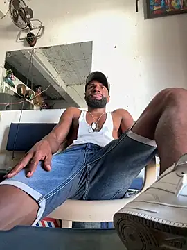 Snapshot of BL4CKBUNY chatting on 12, 2, 2025 BL4CKBUNY online show from 12, 2, 2025