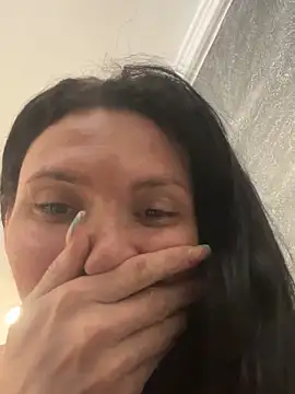 KimberllySaeez online show from 9, 10, 2025