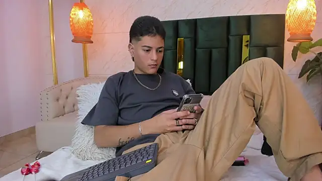 Snapshot of Levy_Steve chatting on 15, 11, 2025 Levy Steve online show from 15, 11, 2025