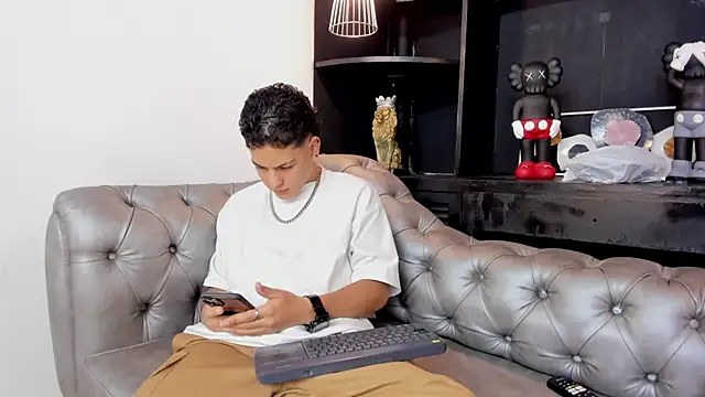 Snapshot of Levy_Steve chatting on 20, 3, 2025 Levy Steve online show from 20, 3, 2025