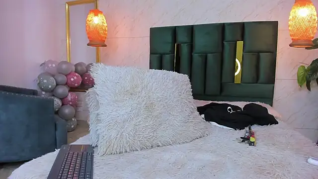 Snapshot of Levy_Steve chatting on 17, 10, 2025 Levy Steve online show from 17, 10, 2025