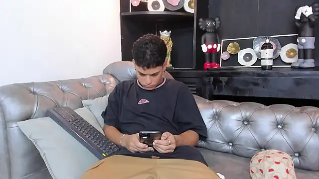 Snapshot of Levy_Steve chatting on 28, 2, 2025 Levy Steve online show from 28, 2, 2025