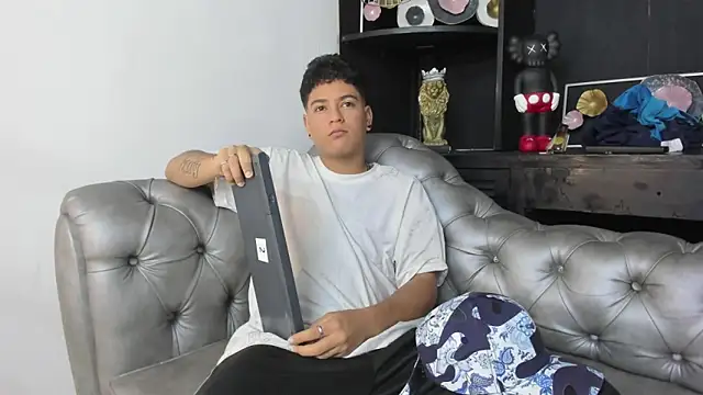 Snapshot of Levy_Steve chatting on 8, 3, 2025 Levy Steve online show from 8, 3, 2025