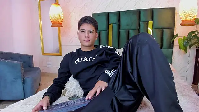 Snapshot of Levy_Steve chatting on 21, 9, 2025 Levy Steve online show from 21, 9, 2025