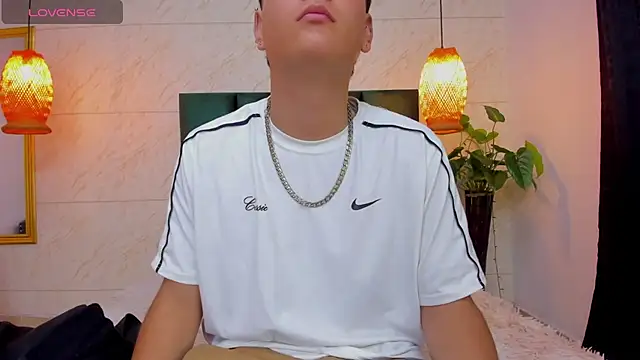 Snapshot of Levy_Steve chatting on 8, 10, 2025 Levy Steve online show from 8, 10, 2025