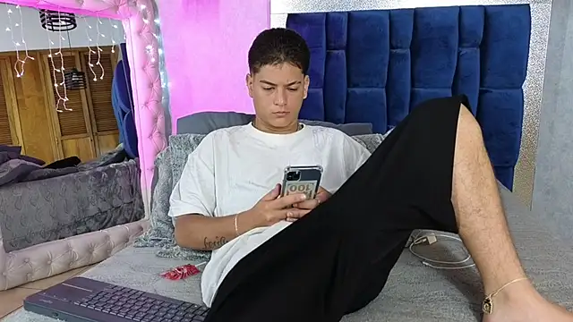 Snapshot of Levy_Steve chatting on 10, 10, 2025 Levy Steve online show from 10, 10, 2025