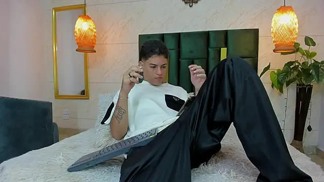 Snapshot of Levy_Steve chatting on 19, 9, 2025 Levy Steve online show from 19, 9, 2025