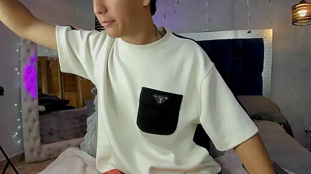 Snapshot of Levy_Steve chatting on 10, 11, 2025 Levy Steve online show from 10, 11, 2025