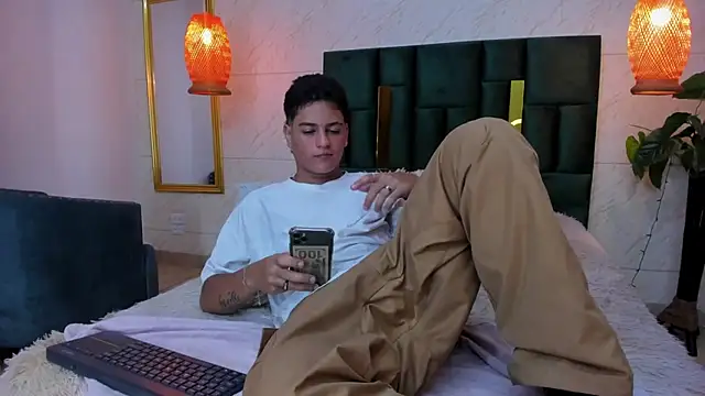 Snapshot of Levy_Steve chatting on 10, 9, 2025 Levy Steve online show from 10, 9, 2025