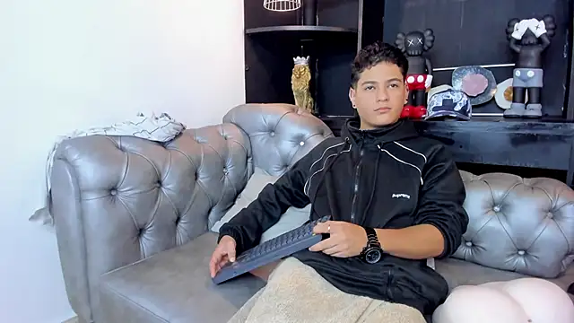 Snapshot of Levy_Steve chatting on 19, 3, 2025 Levy Steve online show from 19, 3, 2025