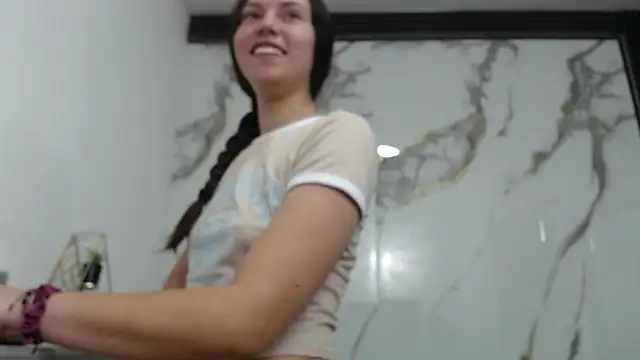 Lindsey8 online show from 11, 4, 2026