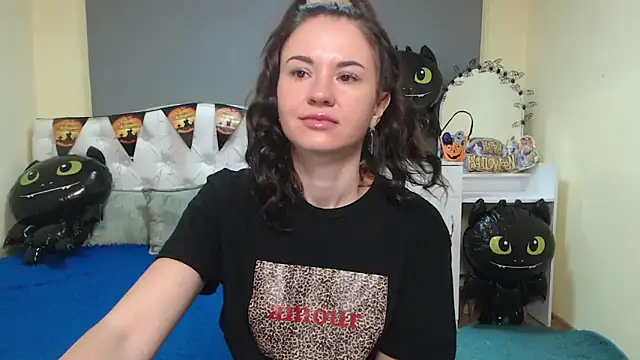 KaraCriegs online show from 15, 10, 2025