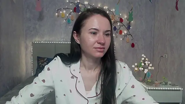 KaraCriegs online show from 12, 4, 2026