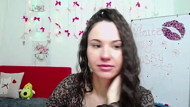 KaraCriegs online show from 30, 4, 2026