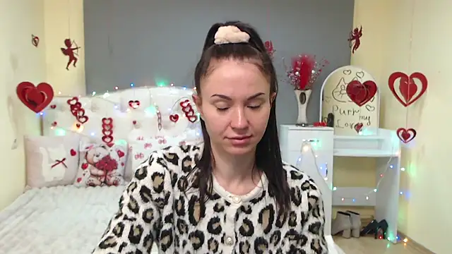 KaraCriegs online show from 6, 2, 2026