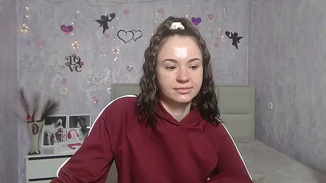 KaraCriegs online show from 12, 3, 2025