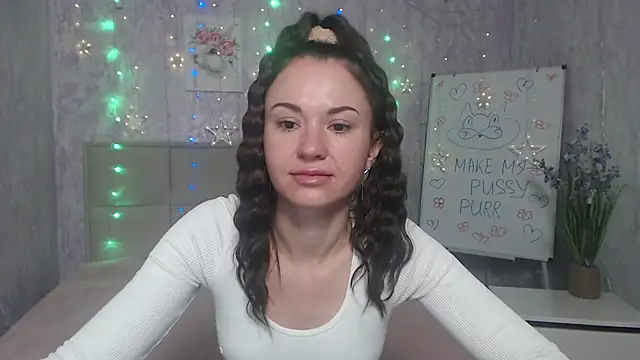 KaraCriegs online show from 4, 10, 2025