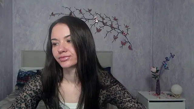 KaraCriegs online show from 4, 3, 2026