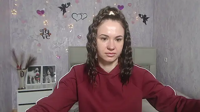 KaraCriegs online show from 12, 3, 2025