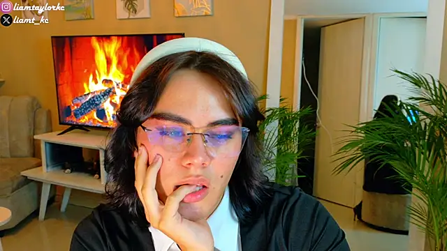 Liam Taylor online show from 1, 10, 2025