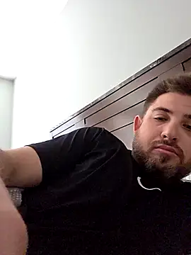 Snapshot of caliguy37 chatting on 25, 6, 2026 caliguy37 online show from 25, 6, 2026