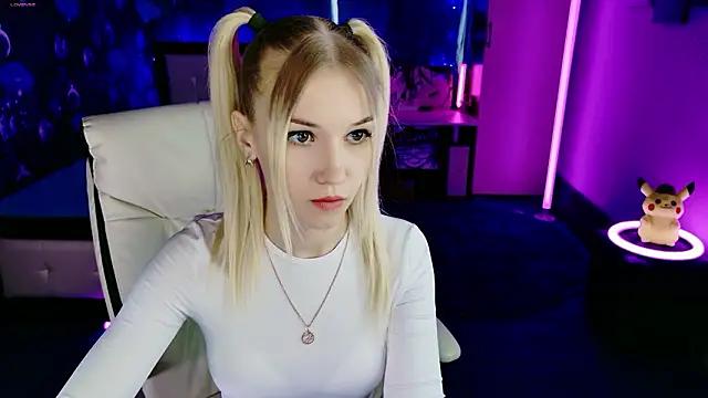 Snapshot of ShhhO_O chatting on 28, 3, 2026 ShhhO O online show from 28, 3, 2026