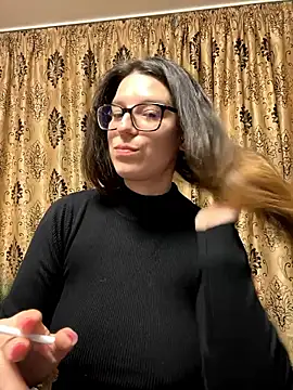 NadiraNoor online show from 5, 4, 2026