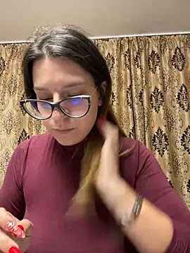 NadiraNoor online show from 7, 10, 2025