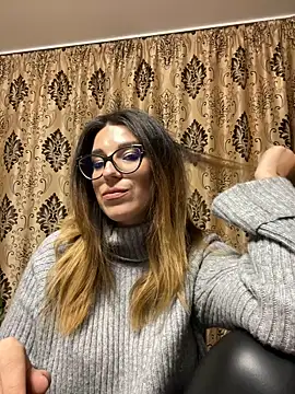 NadiraNoor online show from 28, 10, 2025