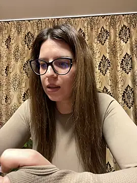 NadiraNoor online show from 28, 2, 2025