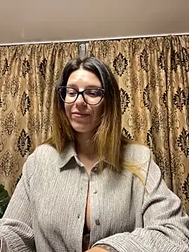 NadiraNoor online show from 17, 10, 2025