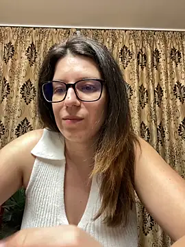 NadiraNoor online show from 10, 4, 2026