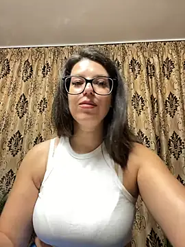 NadiraNoor online show from 10, 7, 2026