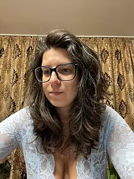 NadiraNoor online show from 5, 7, 2026