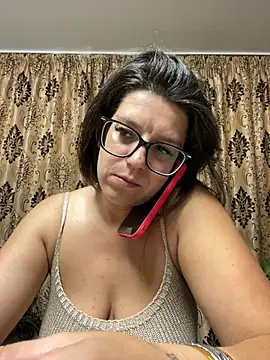 NadiraNoor online show from 10, 7, 2026