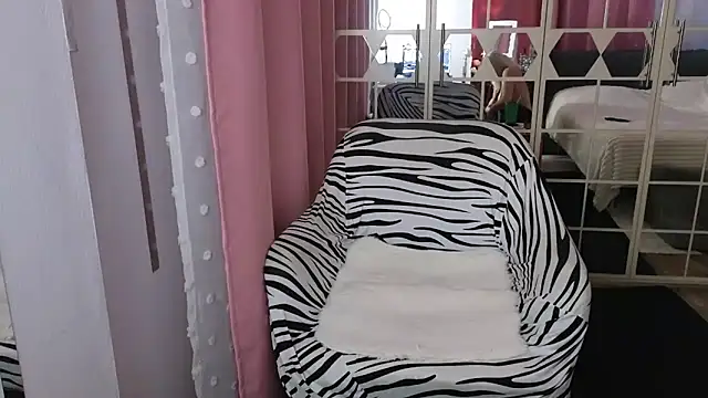 Ina HotX online show from 15, 11, 2025